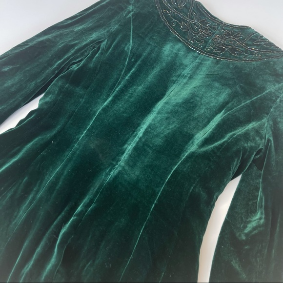 Carmen Marc Valvo
Green Velvet Jacket - Picture 5 of 6